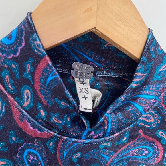 NWT WE THE FREE Black Multicolour Paisley L’amour Velour Top - Picture 10 of 15